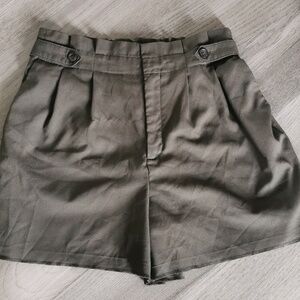 Banana Republic women's shorts. Size 14. EUC